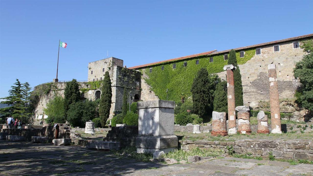 Hotel Tergeste Триест Экстерьер фото